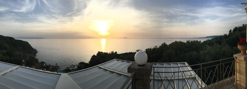 פאלמי Caposperone Resort מראה חיצוני תמונה