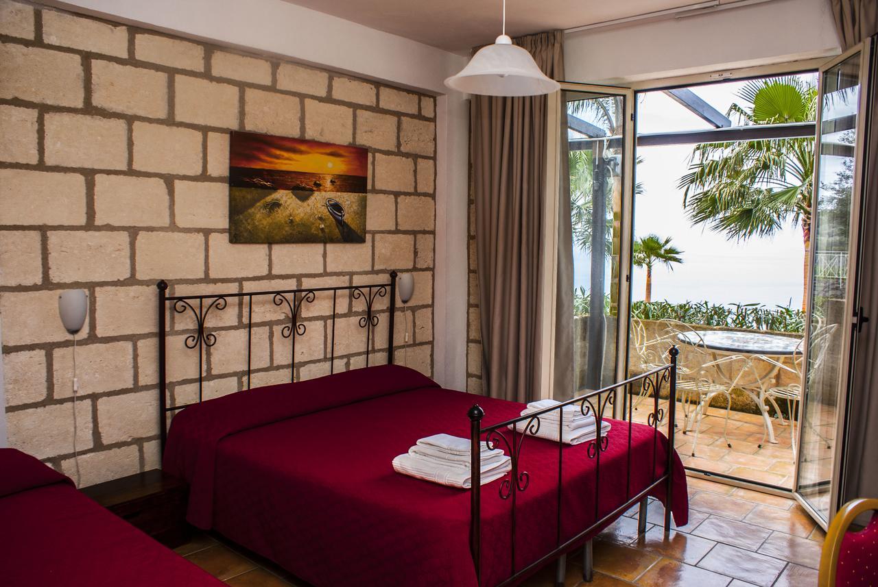 פאלמי Caposperone Resort מראה חיצוני תמונה